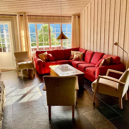 Kirkebøen Feriehus *