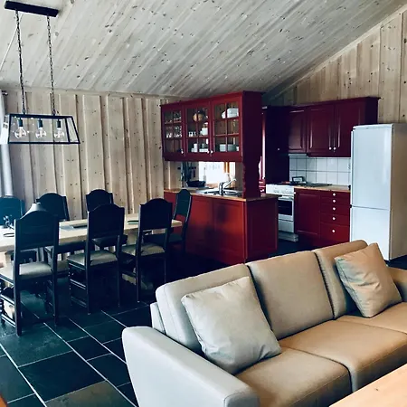 Kirkebøen Feriehus *
